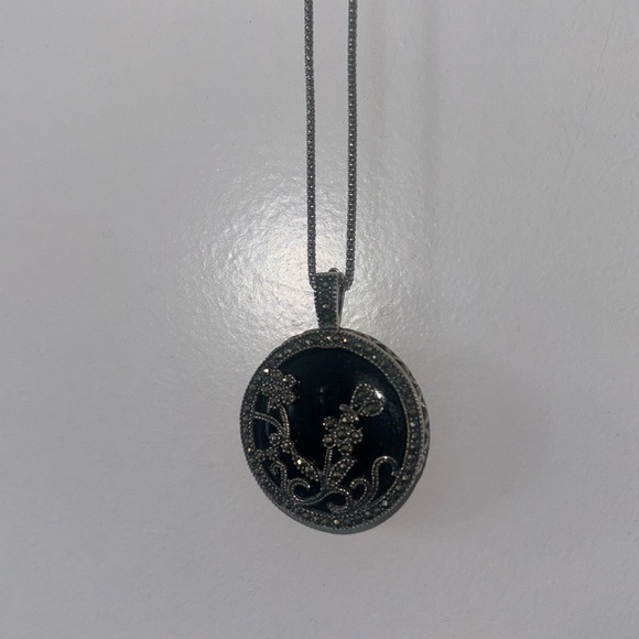 STERLING SILVER 925 FLORAL MARCASITE ONYX PENDANT NECKLACE - Picture 5 of 8